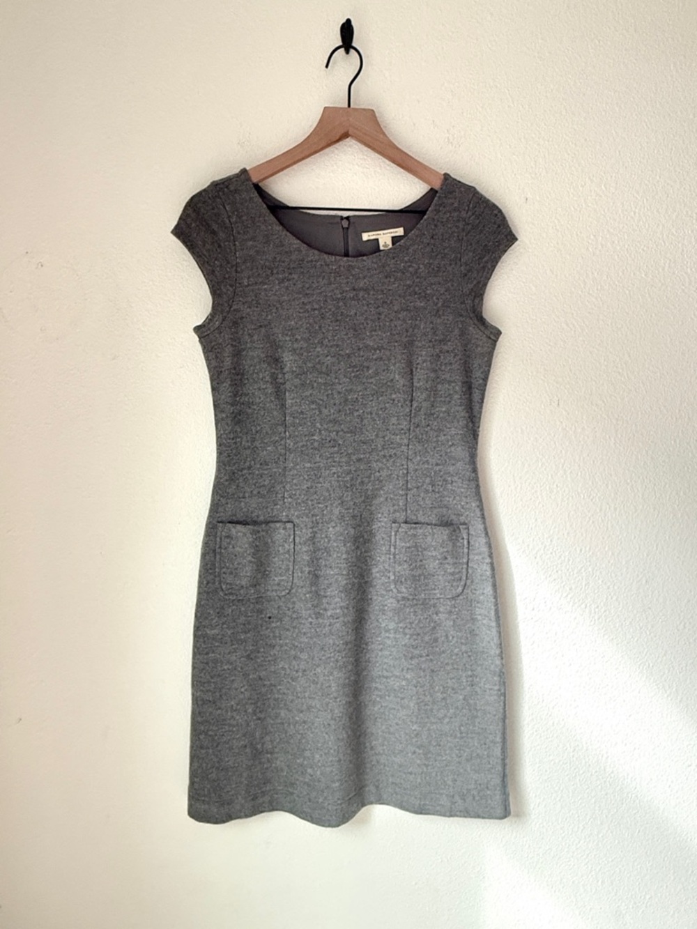 Vintage Banana Republic 100% wool Gray Cap-Sleeve Dress Midi Dress- 6